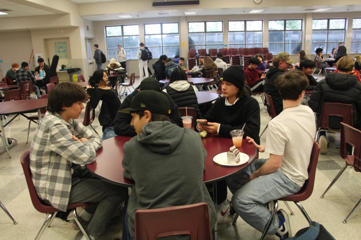 Students eat lunch in the Commons on a recent afternoon at Auburn Riverside.